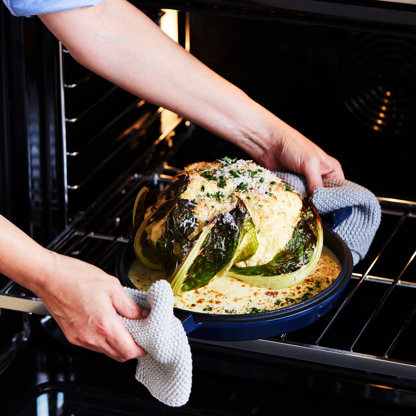 Stanley Rogers Cast Iron French Oven 24cm – Mid Blue